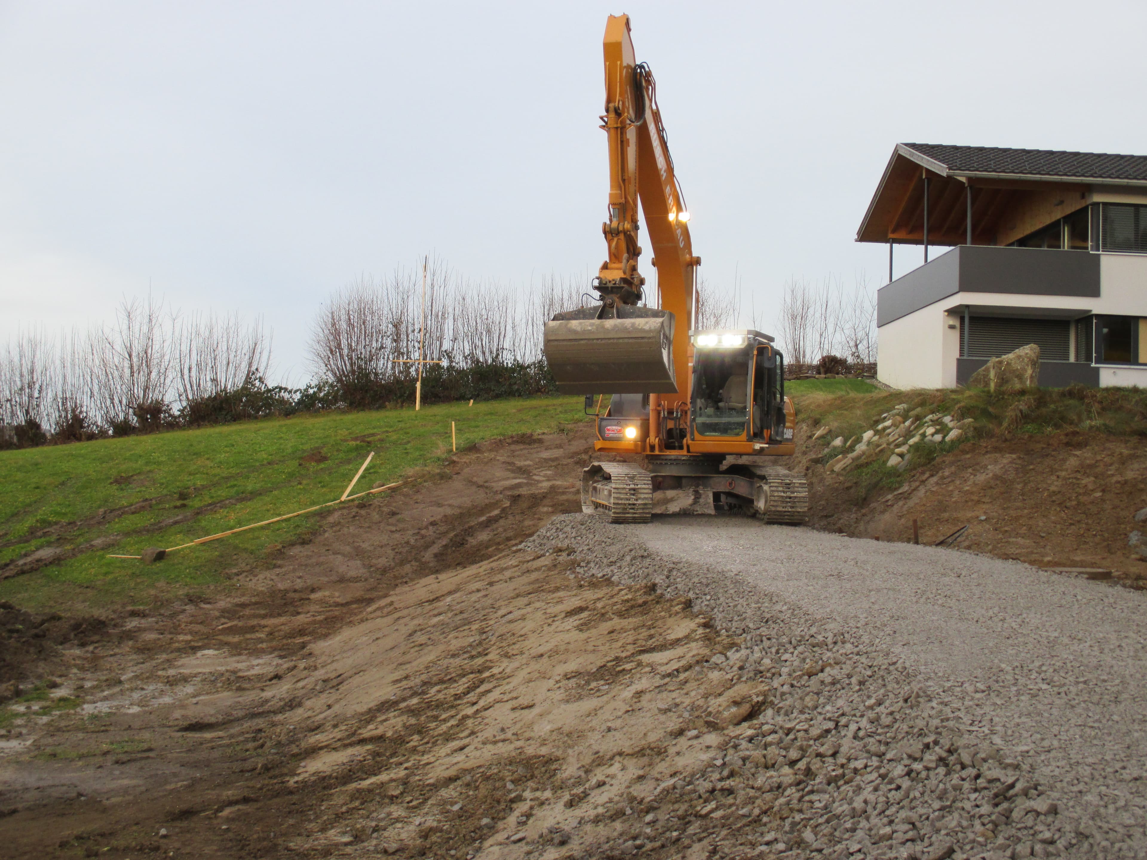 Rusch Erdbau Bagger bei der Zufahrtserschließung